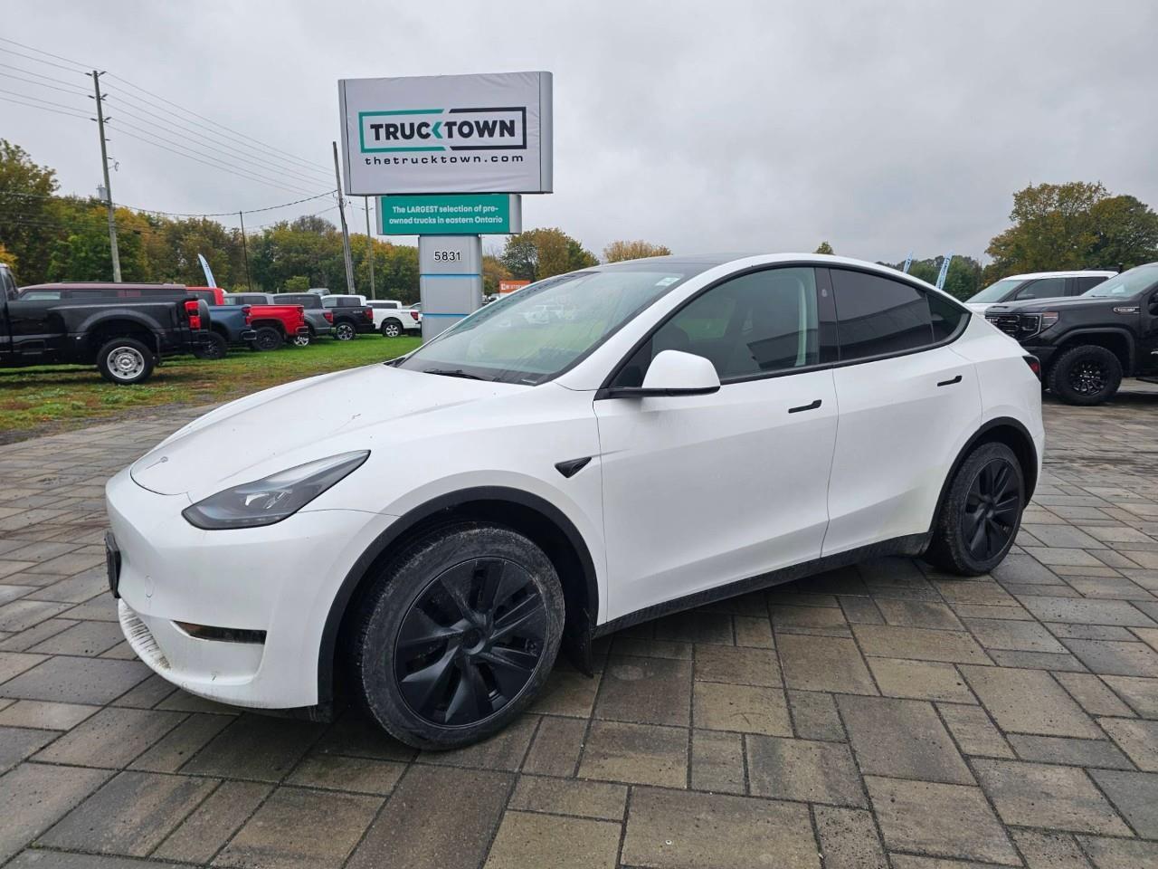 2024 Tesla Model Y Base 4dr Rear-Wheel Drive Sport Utility Photo0