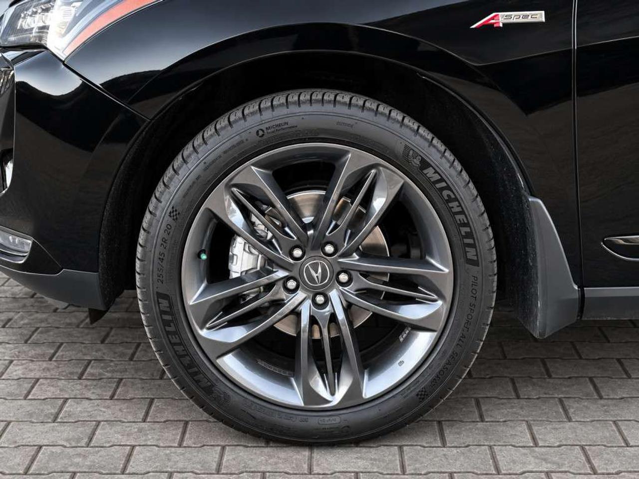2022 Acura RDX A-SPEC / AWD / PANO / NAVI / VENTILATED SEATS / HEATED WHEEL / CARPLAY / POWER LIFTGATE Photo