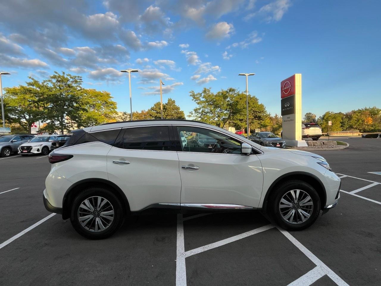 2023 Nissan Murano AWD SV Photo3