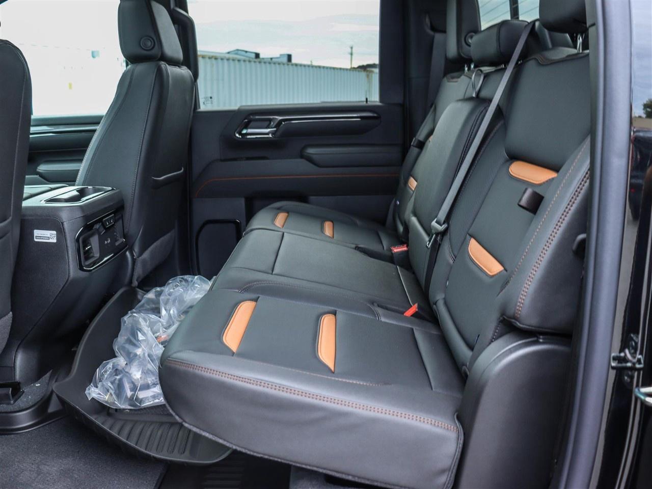 2026 GMC SIERRA 2500HD Crew Cab Standard Box 4-Wheel Drive AT4 Photo