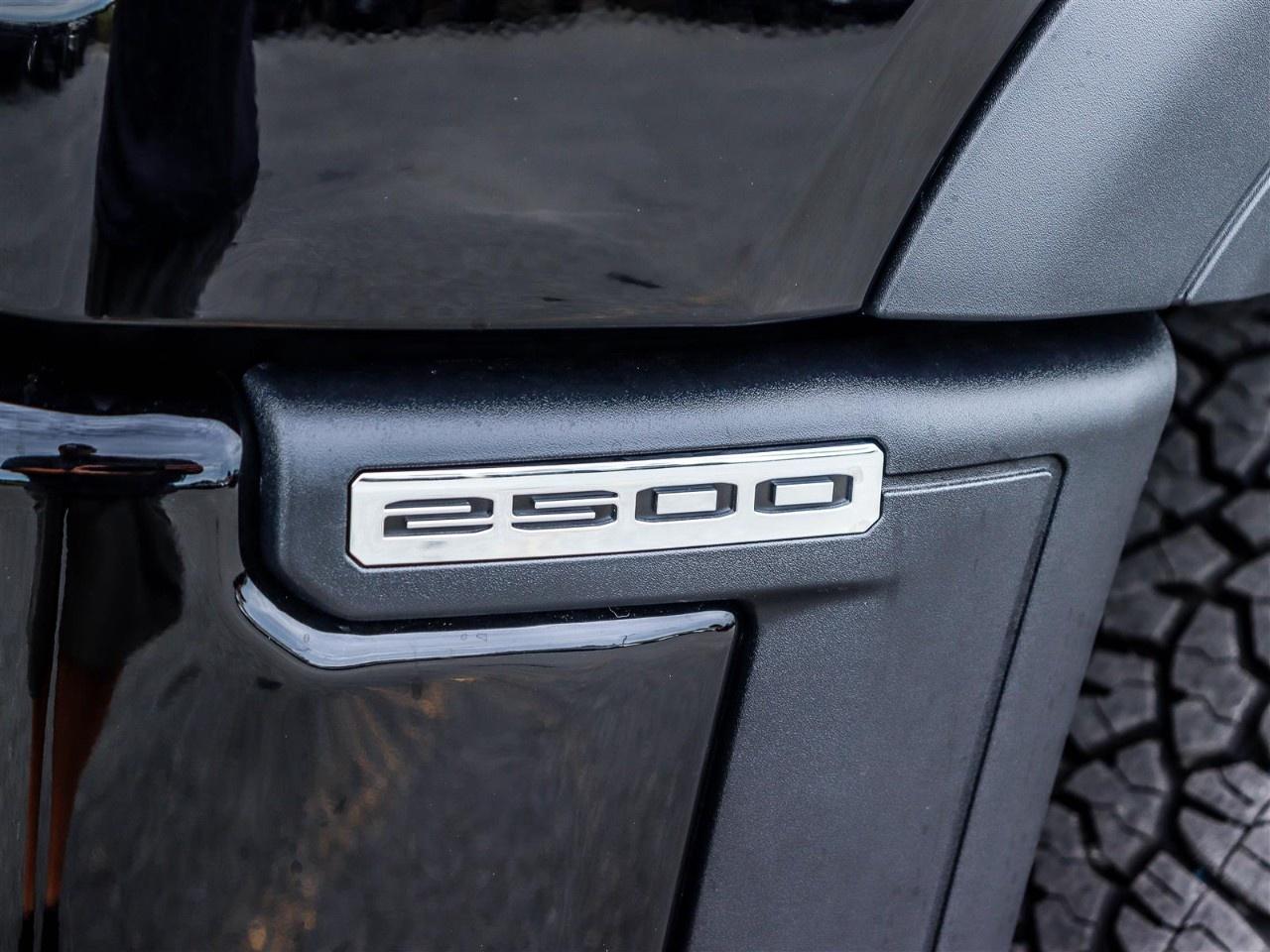 2026 GMC SIERRA 2500HD Crew Cab Standard Box 4-Wheel Drive AT4 Photo
