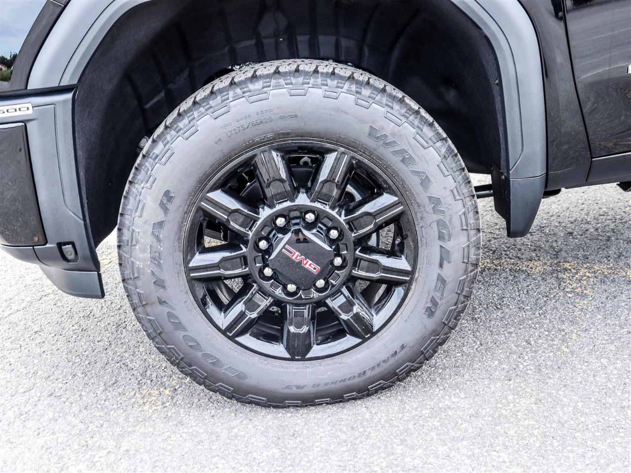 2026 GMC SIERRA 2500HD Crew Cab Standard Box 4-Wheel Drive AT4 Photo