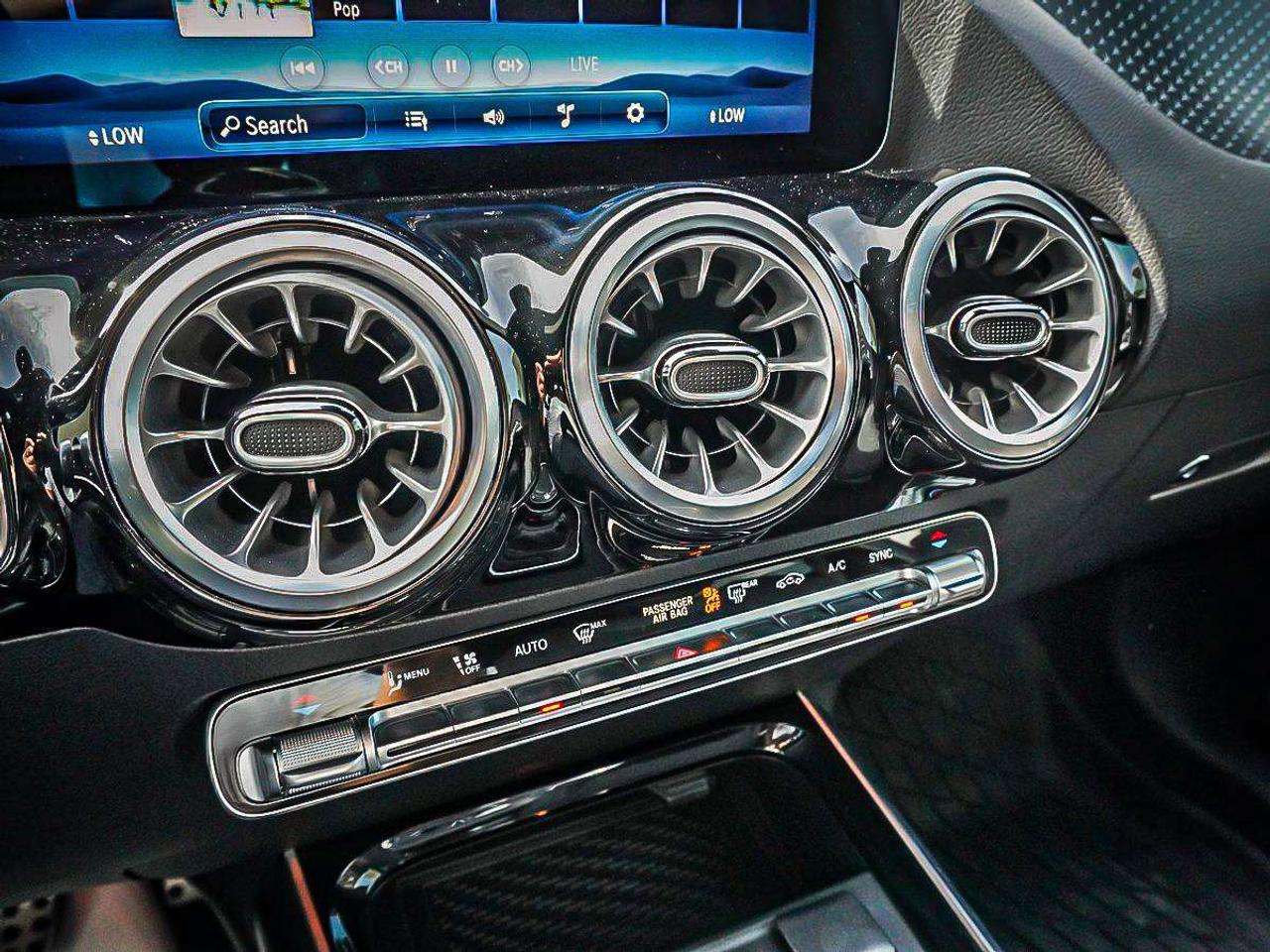 2025 Mercedes-Benz GLA  Photo