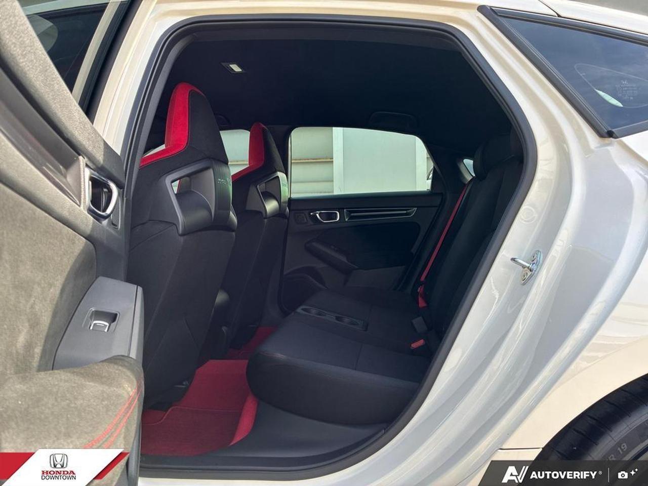 2024 Honda Civic Type R Base 4dr Hatchback Photo