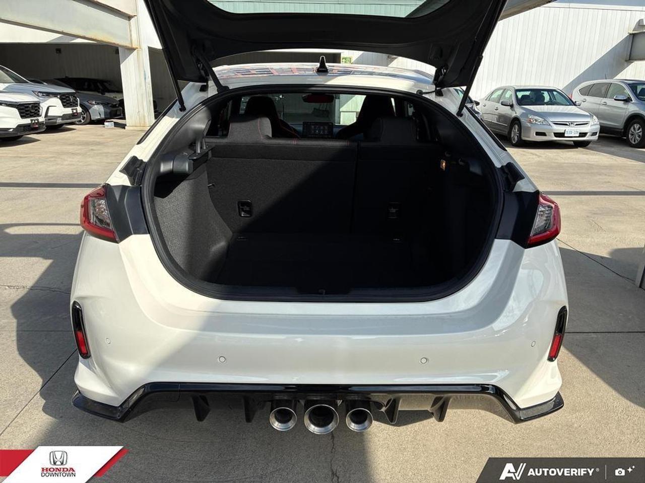 2024 Honda Civic Type R Base 4dr Hatchback Photo
