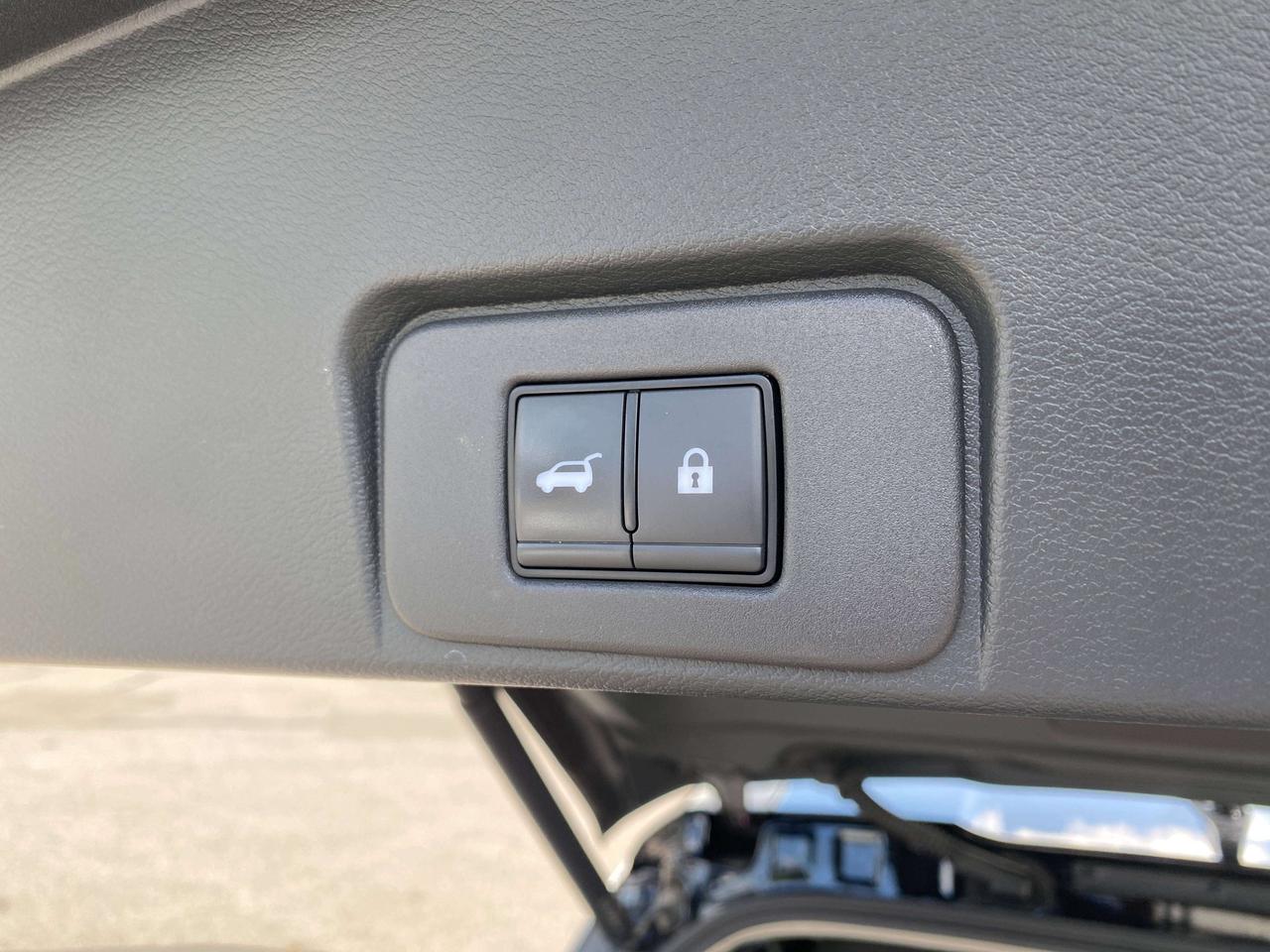 2024 Nissan Rogue PLATINUM, CLEAN CARFAX, SUNROOF, REMOTE START! Photo