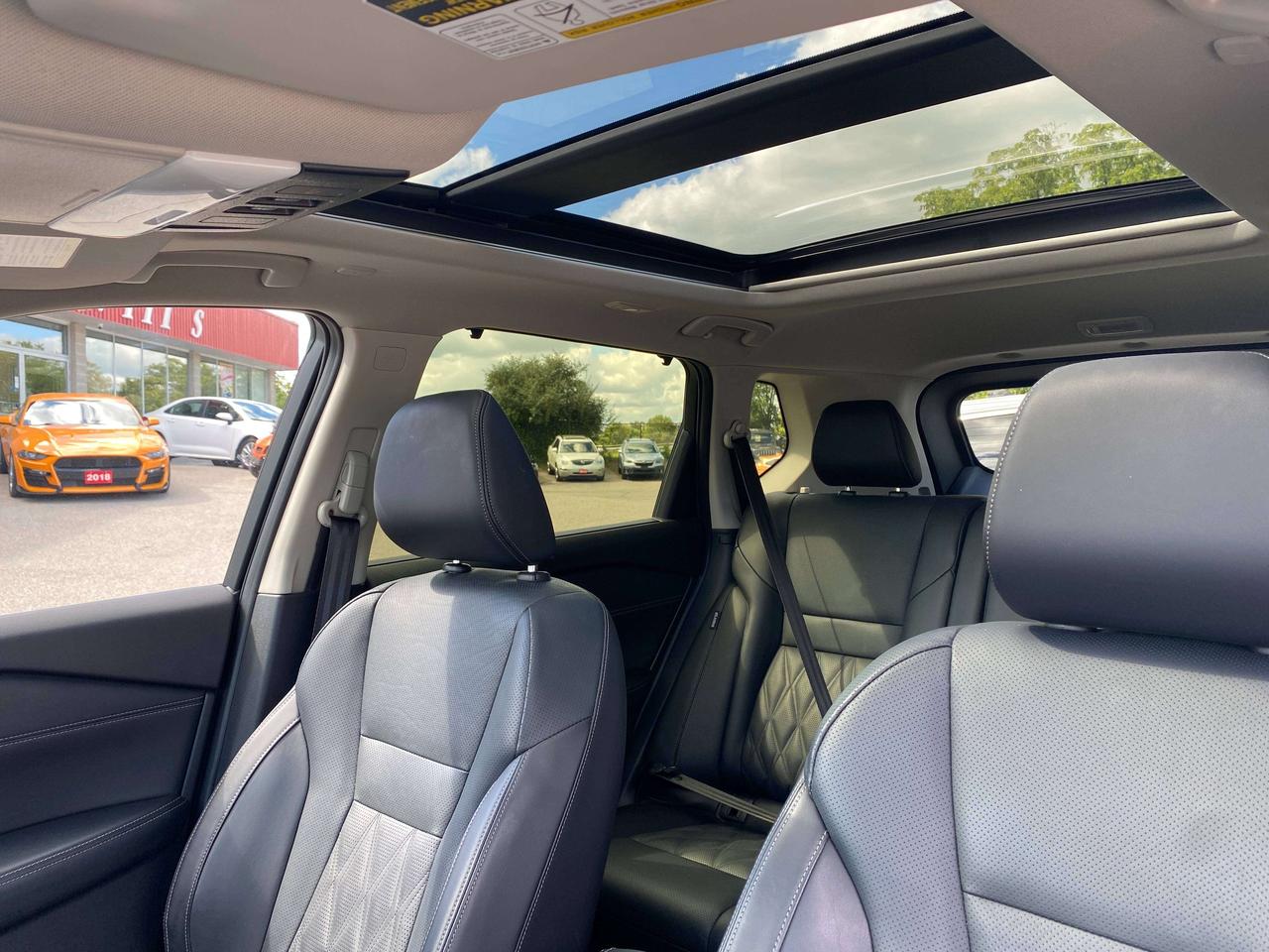 2024 Nissan Rogue PLATINUM, CLEAN CARFAX, SUNROOF, REMOTE START! Photo