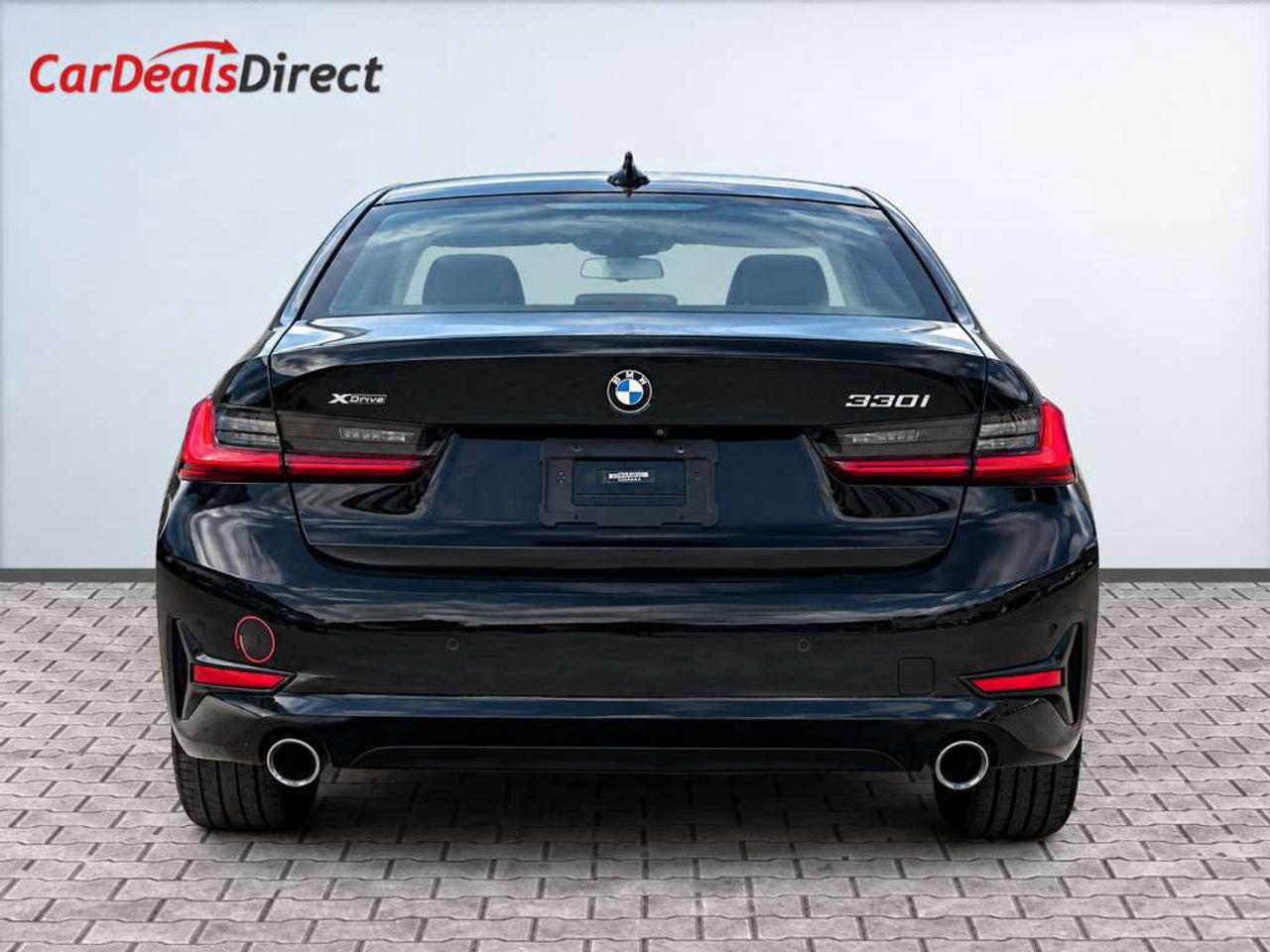 2020 BMW 3 Series 330i xDRIVE / AWD / LEATHER / NAVI / SUNROOF / HEATED SEATS Photo