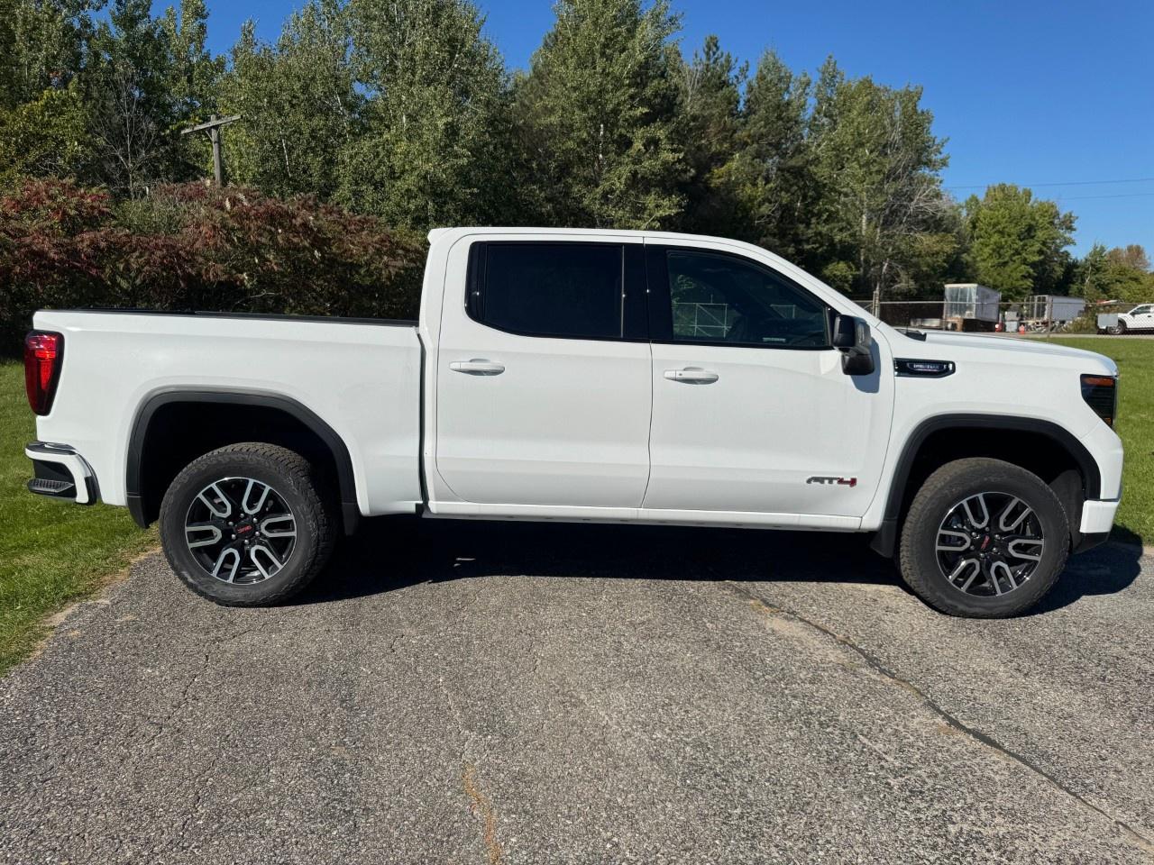 2026 GMC Sierra 1500 Crew Cab Short Box 4-Wheel Drive AT4 Photo