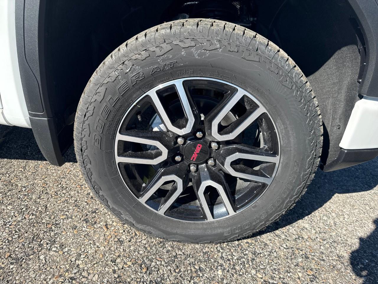 2026 GMC Sierra 1500 Crew Cab Short Box 4-Wheel Drive AT4 Photo