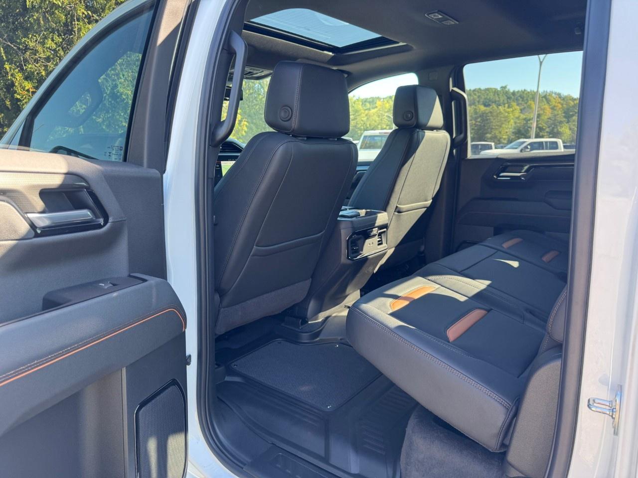 2026 GMC Sierra 1500 Crew Cab Short Box 4-Wheel Drive AT4 Photo