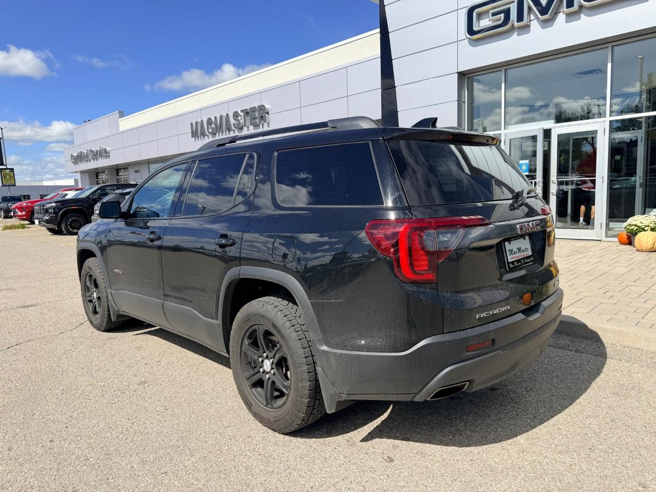 2023 GMC Acadia AWD AT4 Photo