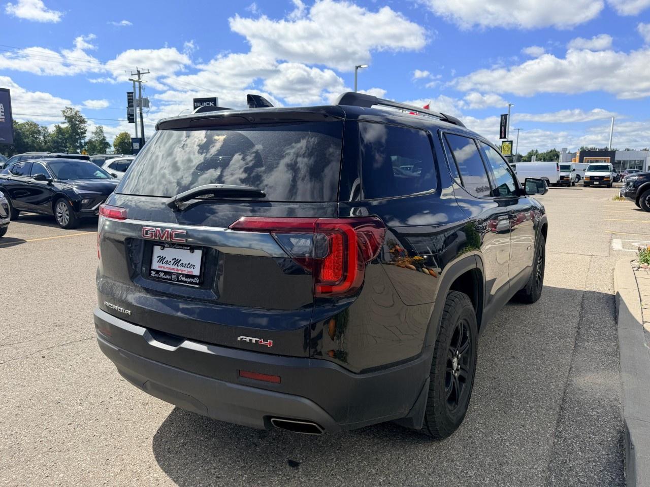 2023 GMC Acadia AWD AT4 Photo