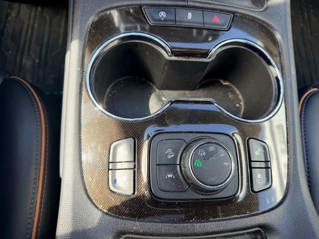 2023 GMC Acadia AWD AT4 Photo