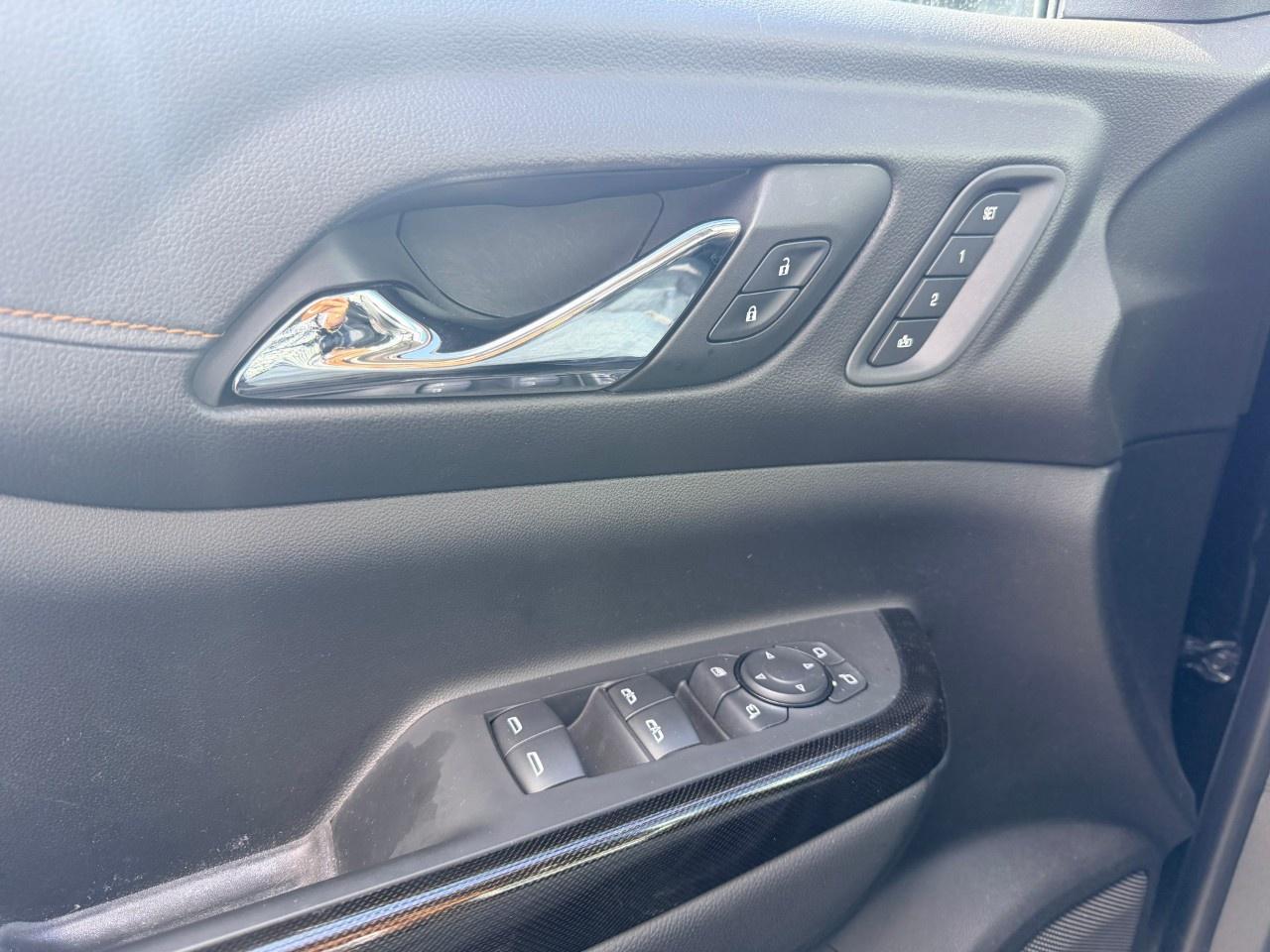 2023 GMC Acadia AWD AT4 Photo
