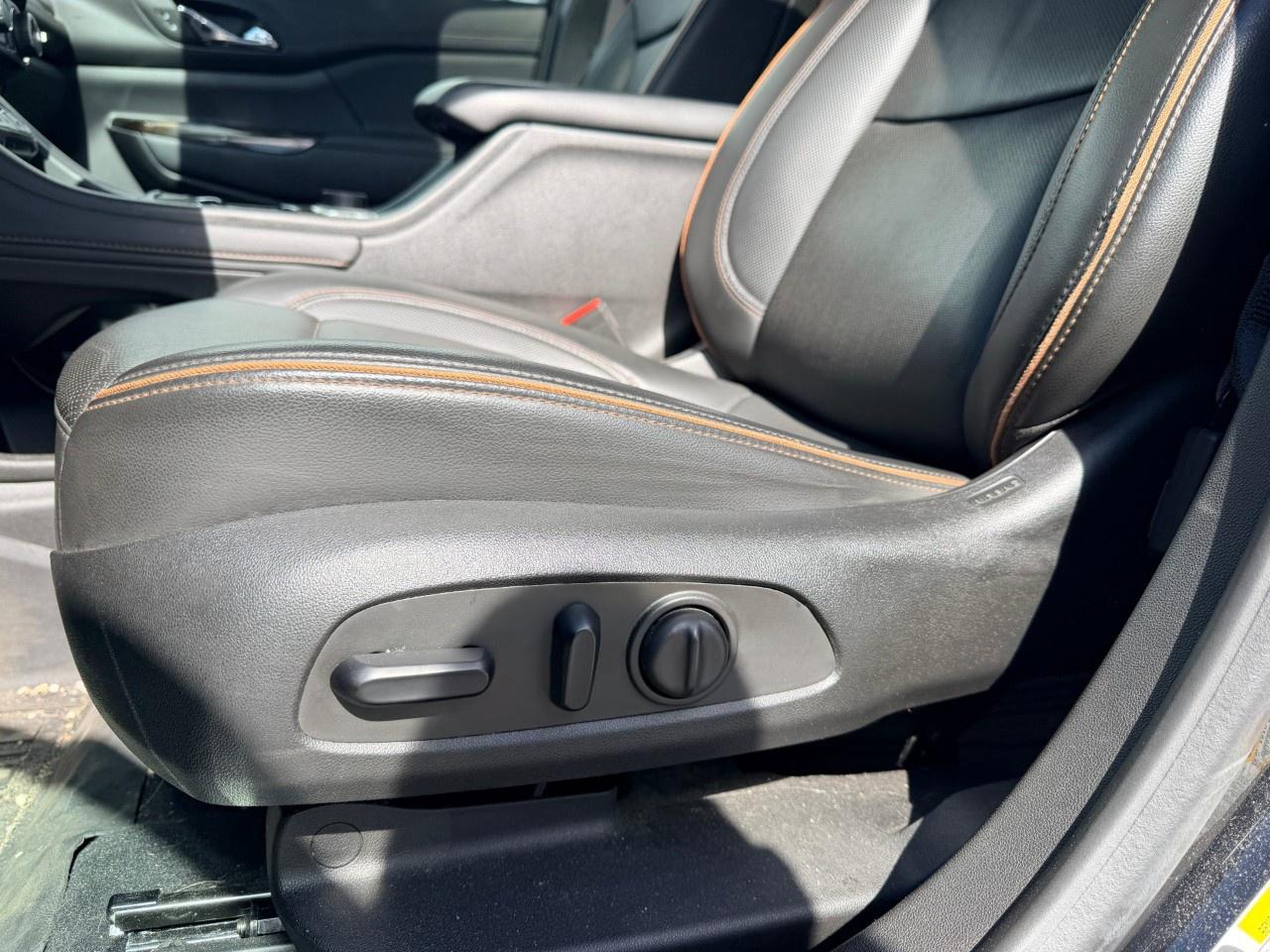 2023 GMC Acadia AWD AT4 Photo
