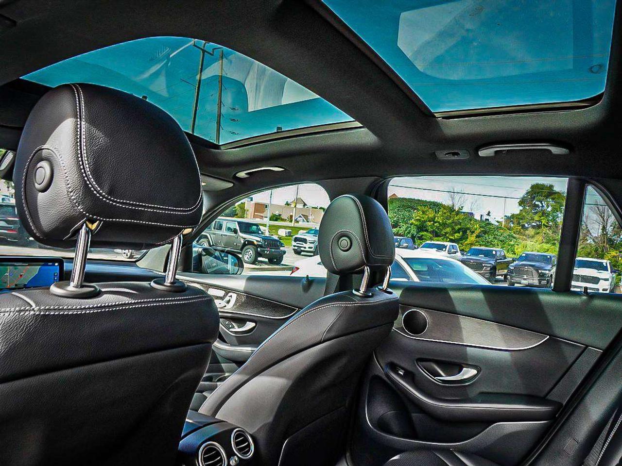 2022 Mercedes-Benz GLC  Photo