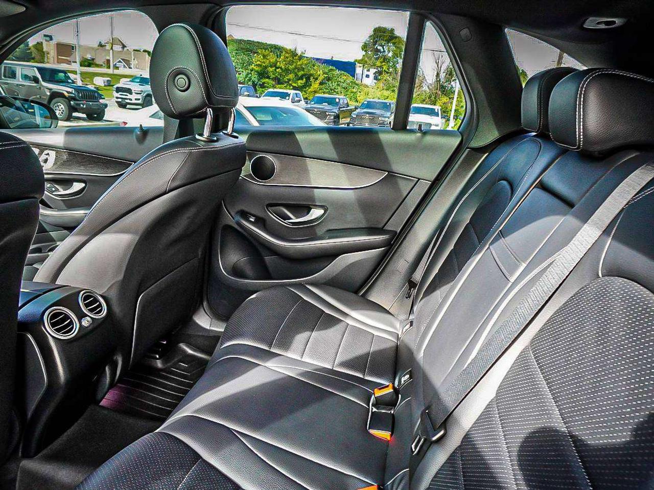 2022 Mercedes-Benz GLC  Photo