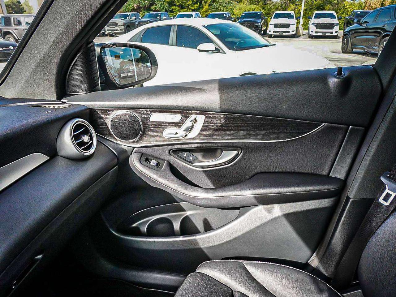 2022 Mercedes-Benz GLC  Photo