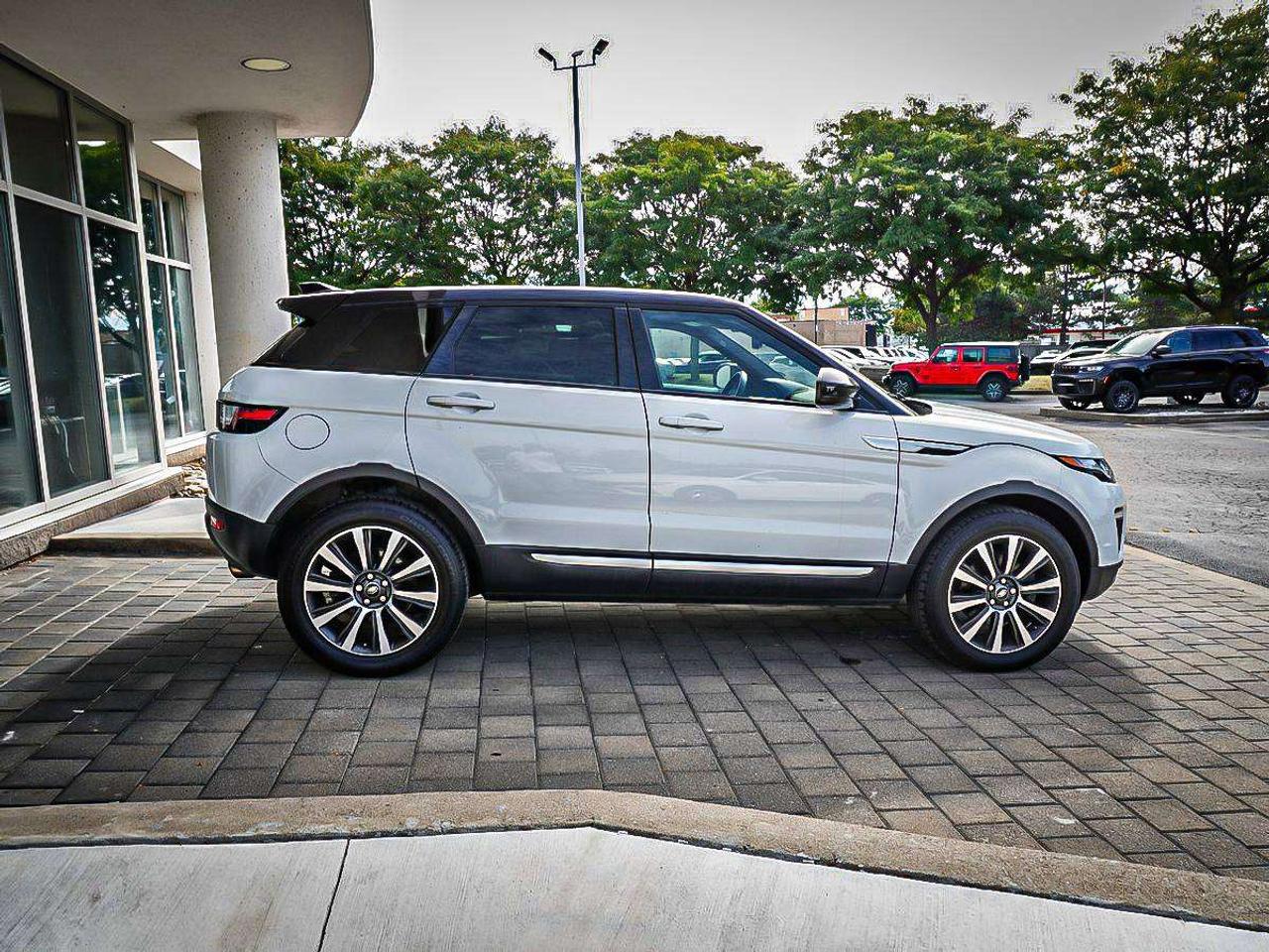 2017 Land Rover Range Rover Evoque  Photo