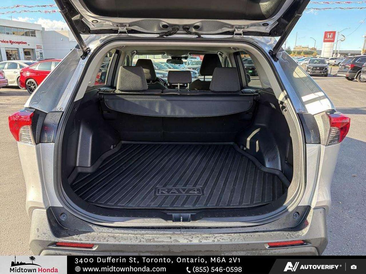 2020 Toyota RAV4 XLE AWD Photo