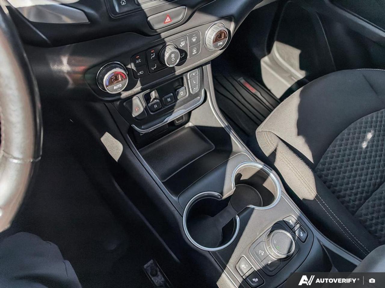 2020 GMC Terrain SLE Front-Wheel Drive Photo