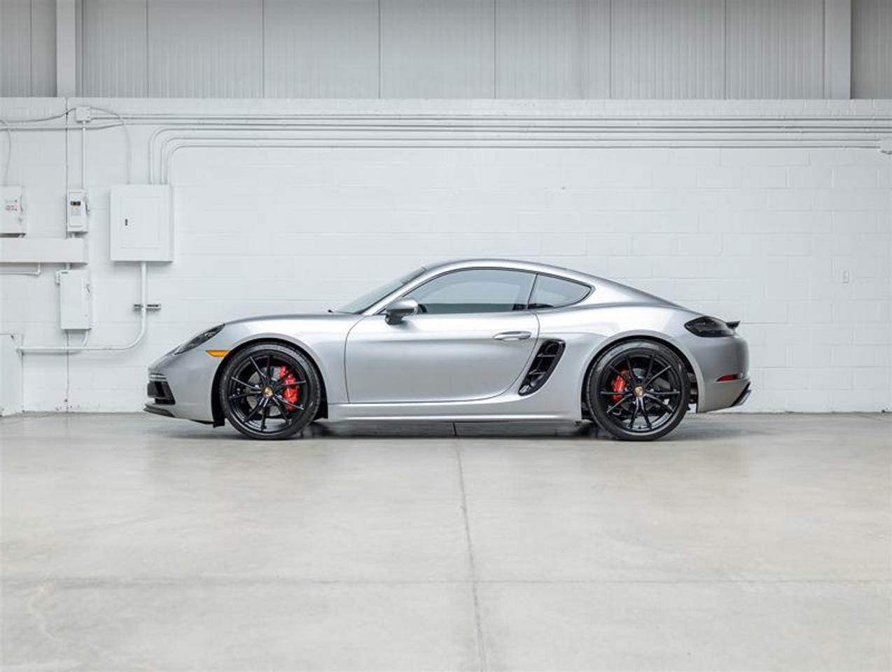 2024 Porsche 718 Cayman  Photo