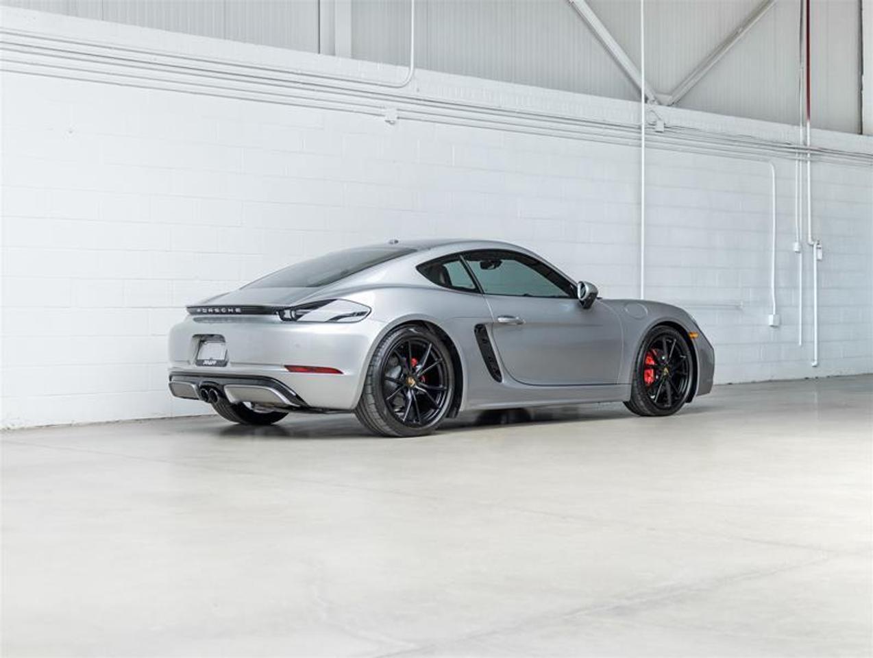 2024 Porsche 718 Cayman  Photo