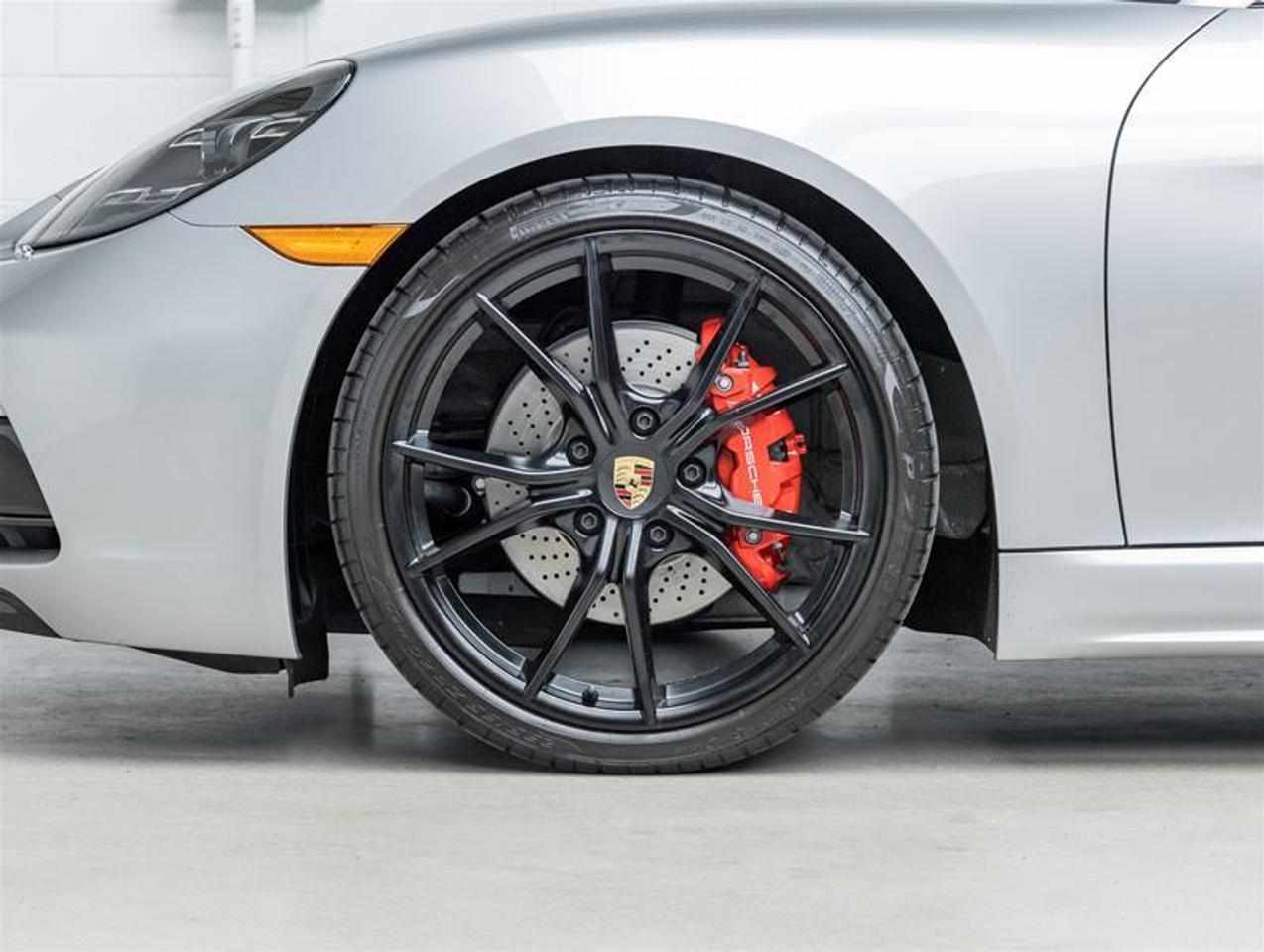 2024 Porsche 718 Cayman  Photo