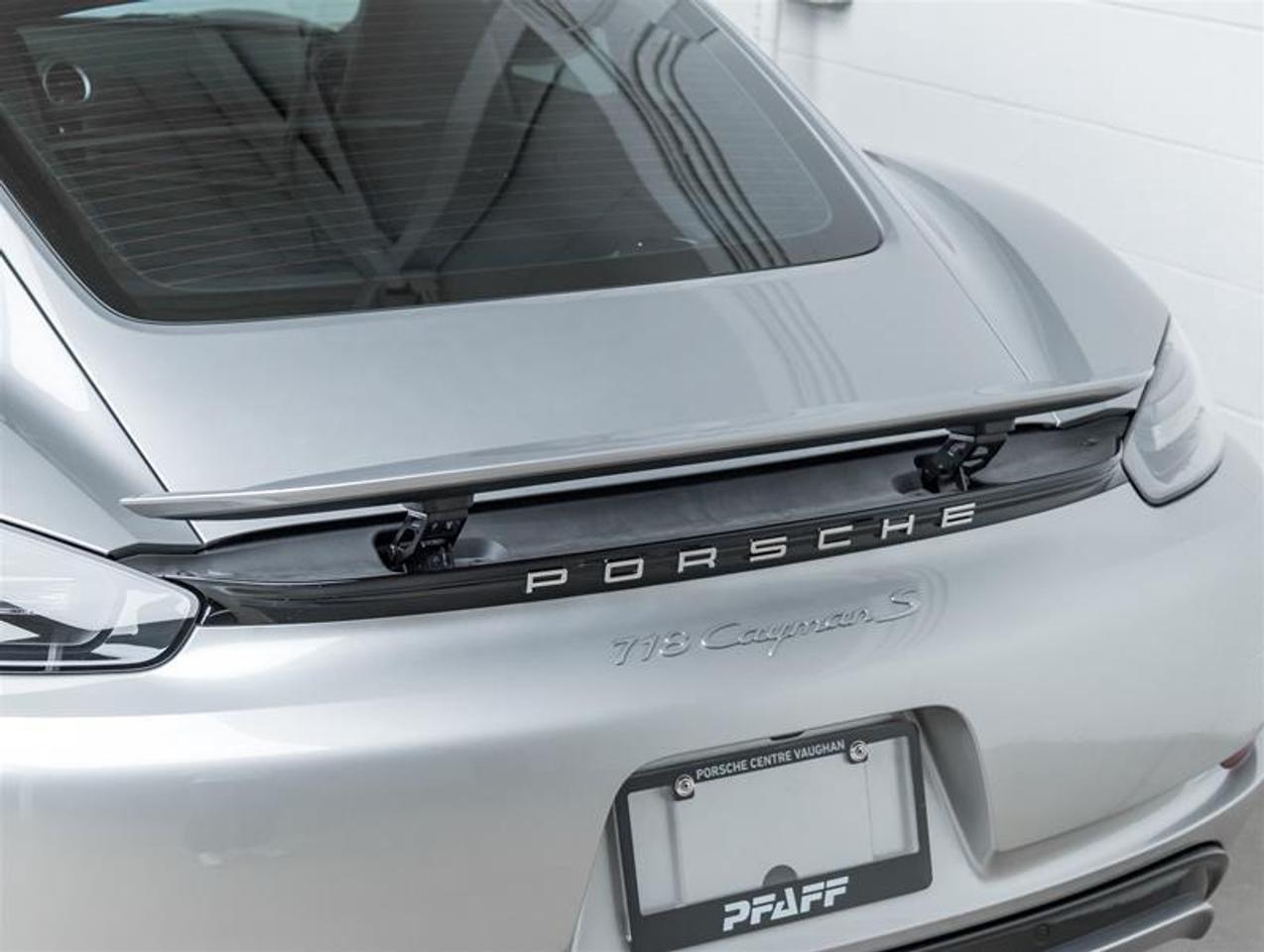 2024 Porsche 718 Cayman  Photo