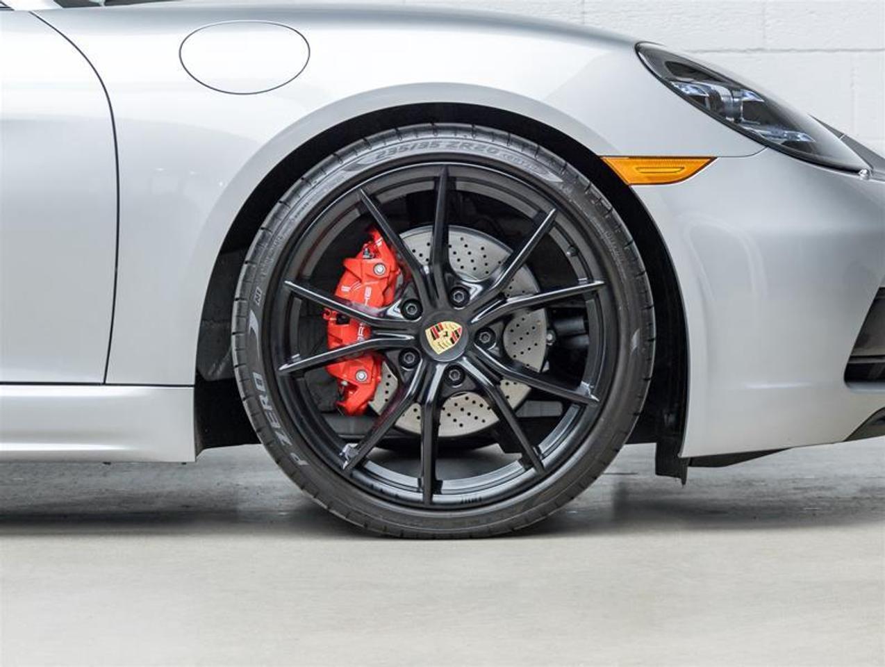 2024 Porsche 718 Cayman  Photo