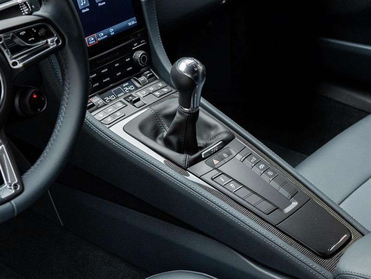 2024 Porsche 718 Cayman  Photo