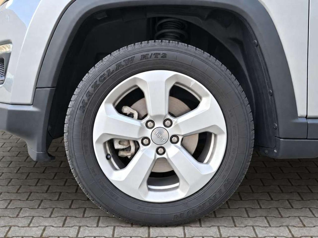 2020 Jeep Compass NORTH / 4X4 / HEATED SEATS / HEATED WHEEL / CARPLAY / BACKUP CAM / POWER LIFTGATE Photo