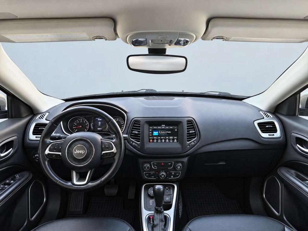 2020 Jeep Compass NORTH / 4X4 / HEATED SEATS / HEATED WHEEL / CARPLAY / BACKUP CAM / POWER LIFTGATE Photo