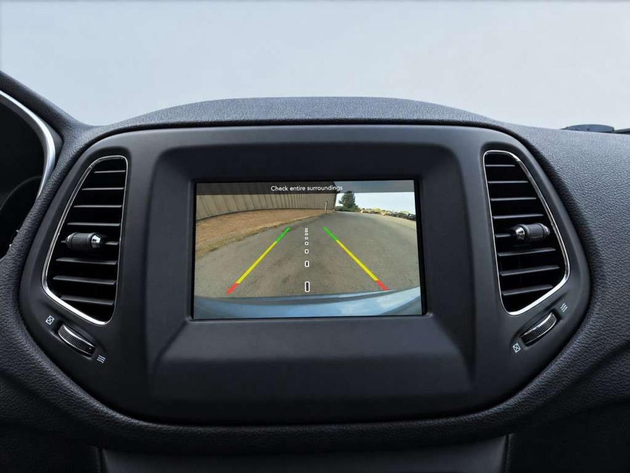2020 Jeep Compass NORTH / 4X4 / HEATED SEATS / HEATED WHEEL / CARPLAY / BACKUP CAM / POWER LIFTGATE Photo