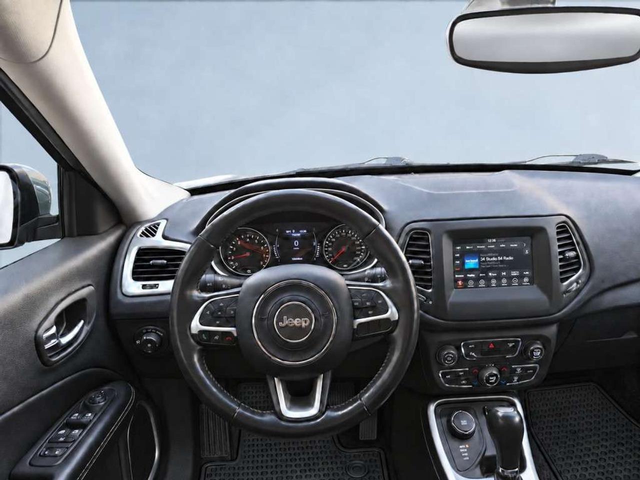 2020 Jeep Compass NORTH / 4X4 / HEATED SEATS / HEATED WHEEL / CARPLAY / BACKUP CAM / POWER LIFTGATE Photo