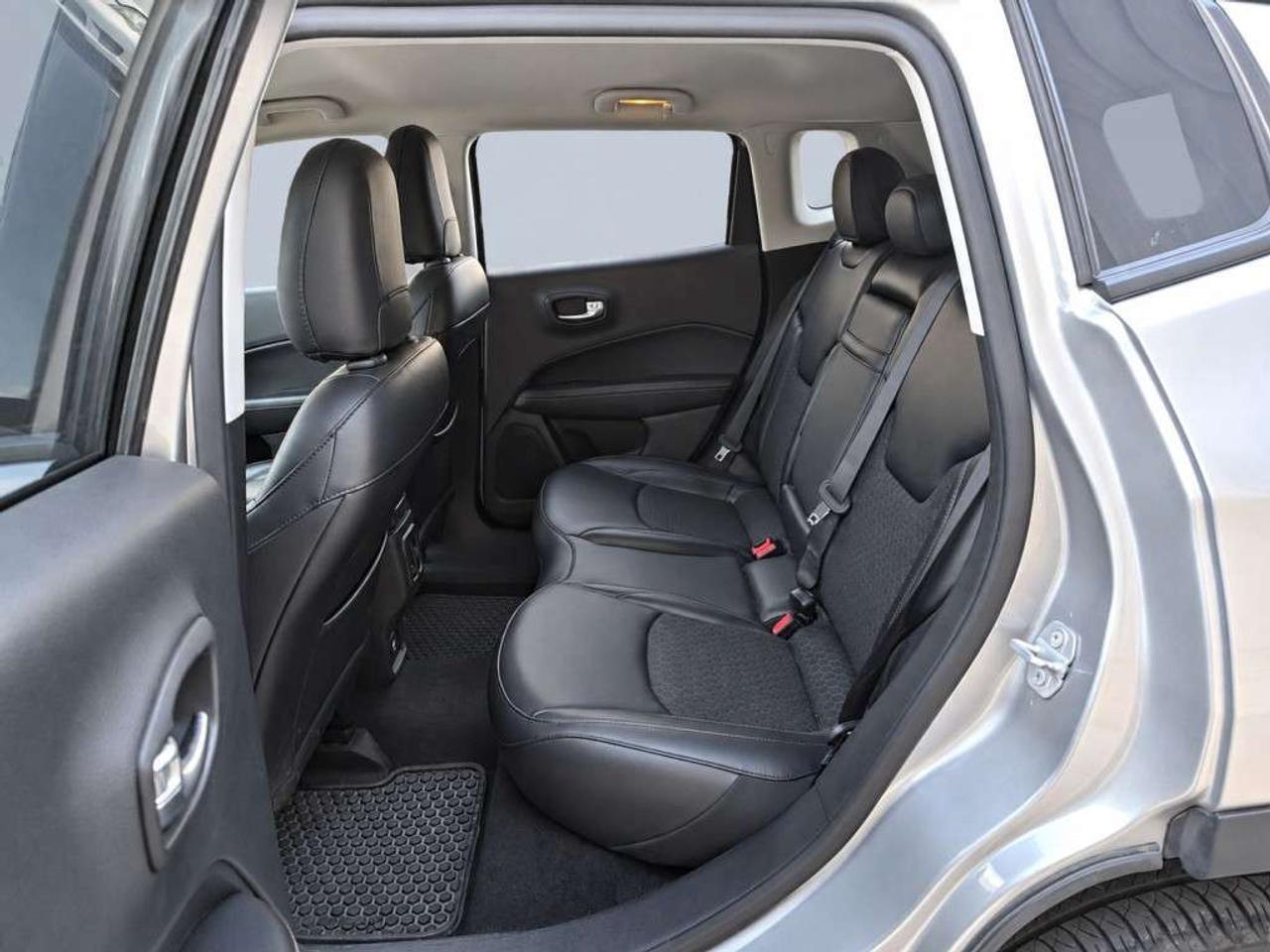 2020 Jeep Compass NORTH / 4X4 / HEATED SEATS / HEATED WHEEL / CARPLAY / BACKUP CAM / POWER LIFTGATE Photo