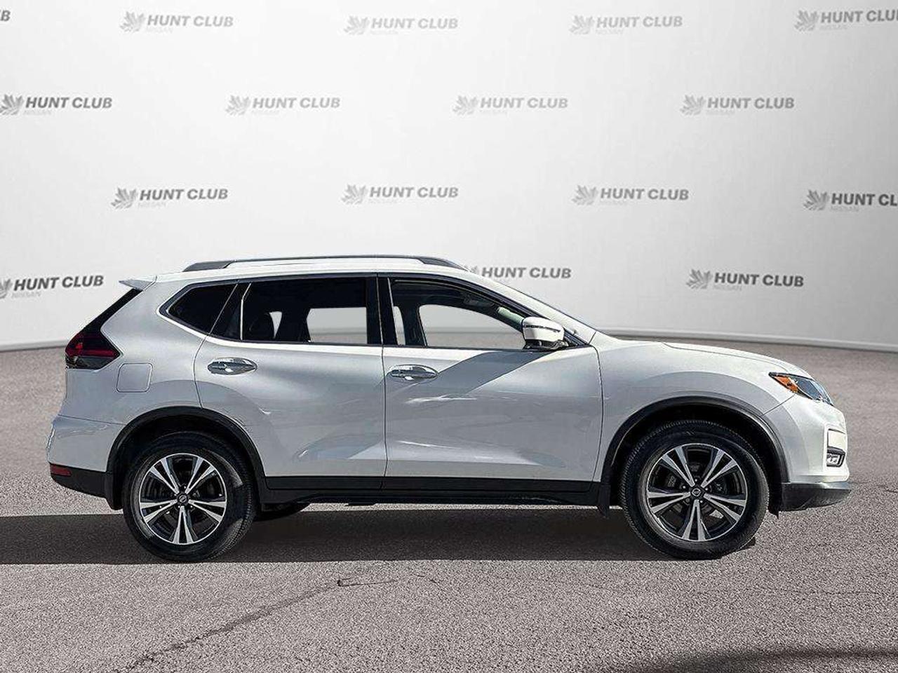 2019 Nissan Rogue SV AWD   Apple Car Play   Android Auto   Moonroof Photo