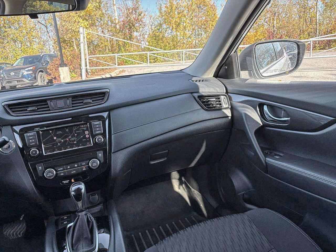 2019 Nissan Rogue SV AWD   Apple Car Play   Android Auto   Moonroof Photo