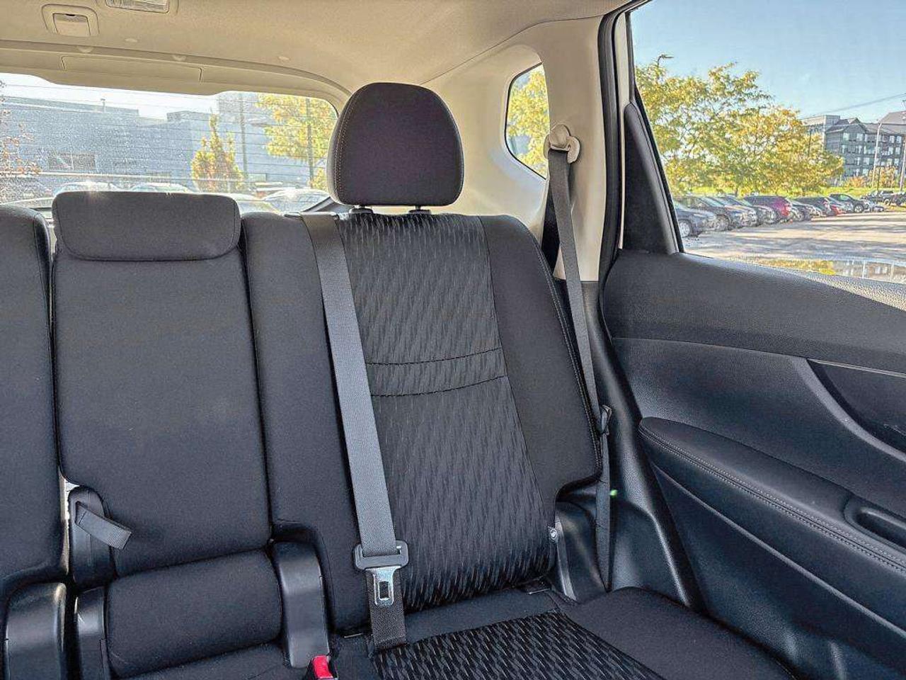 2019 Nissan Rogue SV AWD   Apple Car Play   Android Auto   Moonroof Photo