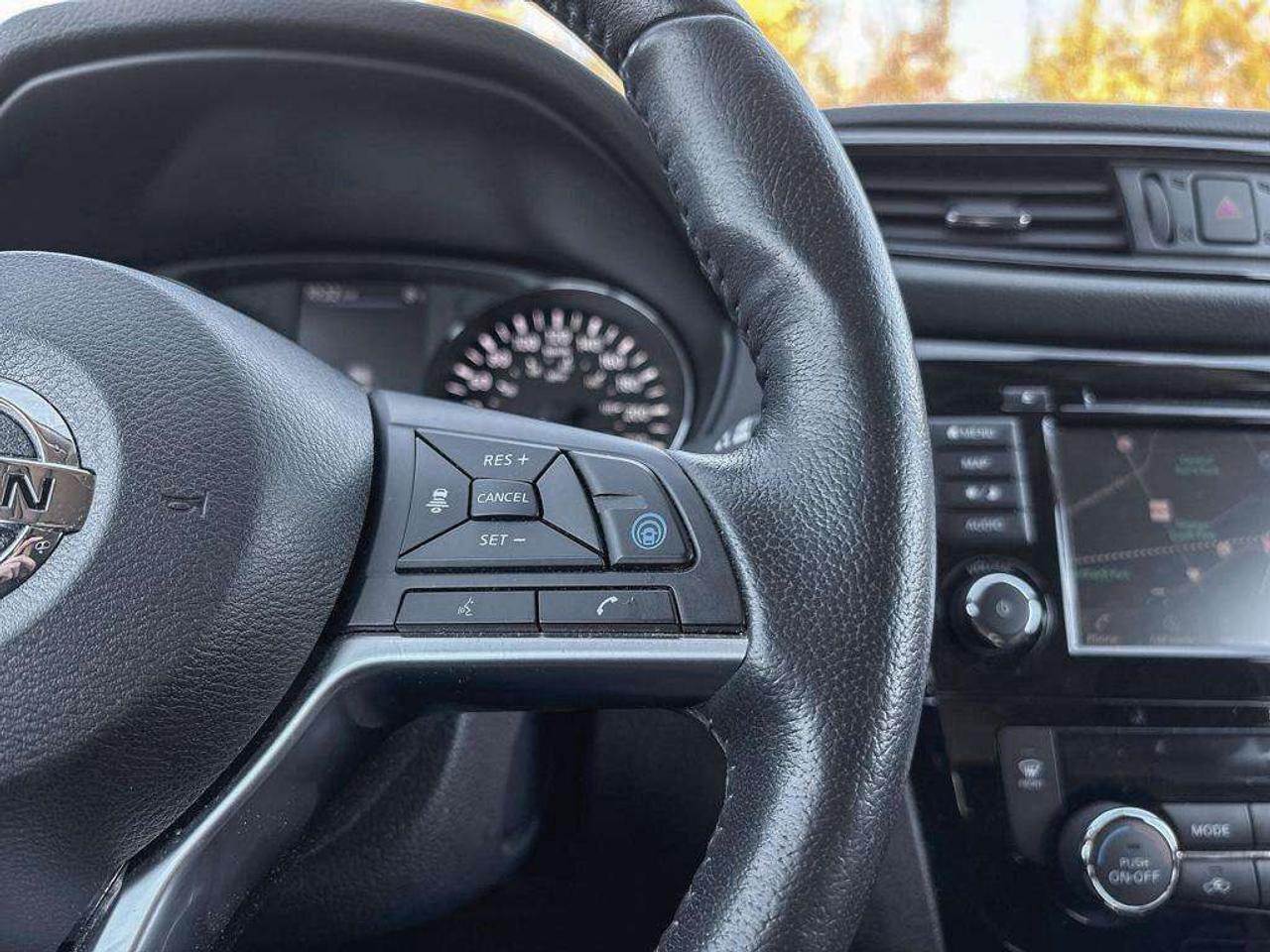 2019 Nissan Rogue SV AWD   Apple Car Play   Android Auto   Moonroof Photo