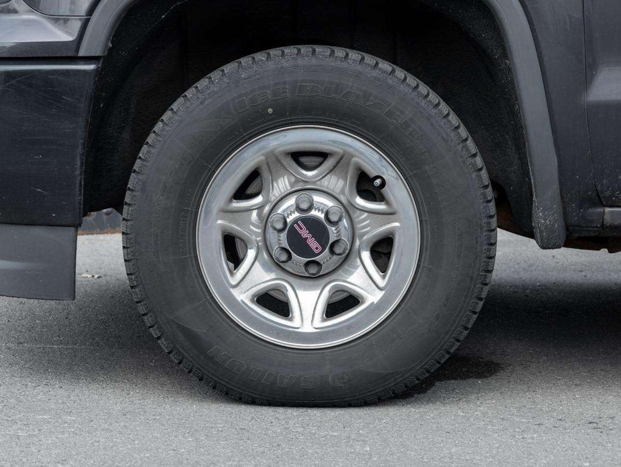 2016 GMC Sierra 1500 4WD Crew Cab Short Box Photo