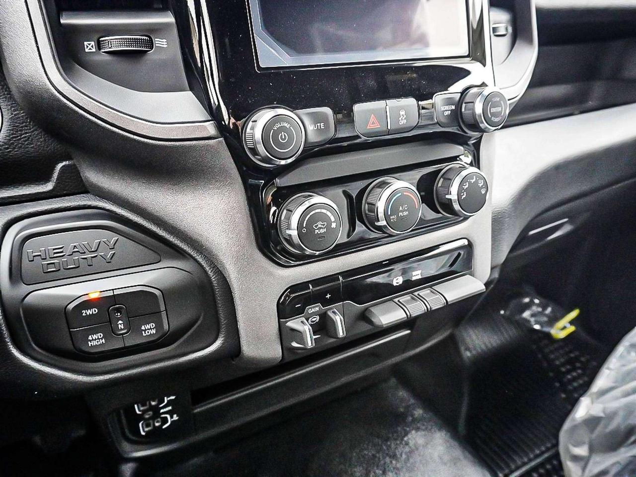 2027 RAM 3500  Photo