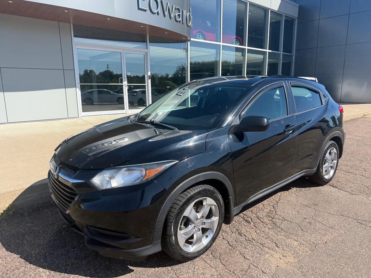2018 Honda HR-V LX (M6) 4dr Front-Wheel Drive Photo3