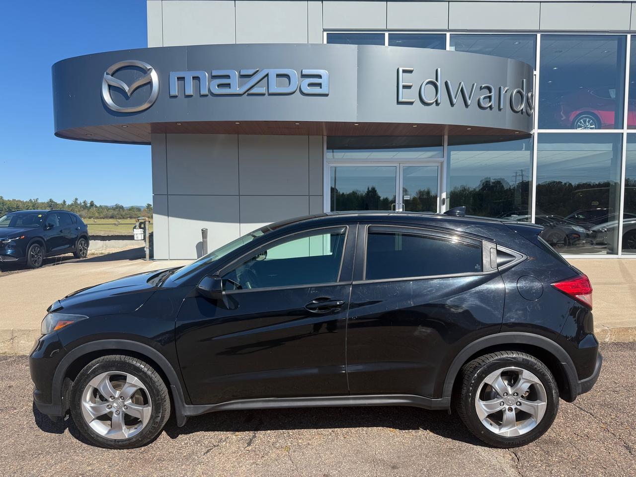 2018 Honda HR-V LX (M6) 4dr Front-Wheel Drive Photo