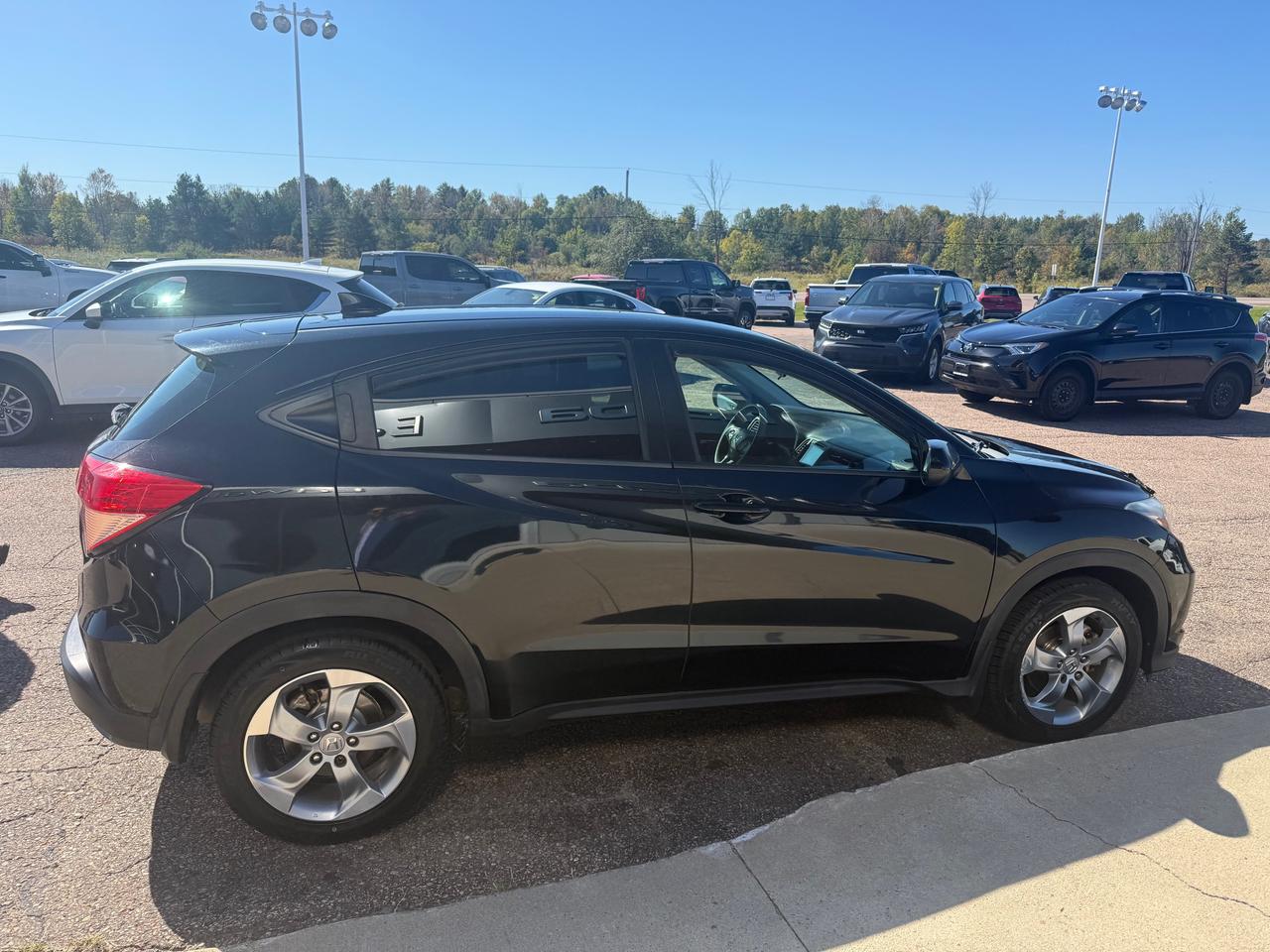2018 Honda HR-V LX (M6) 4dr Front-Wheel Drive Photo