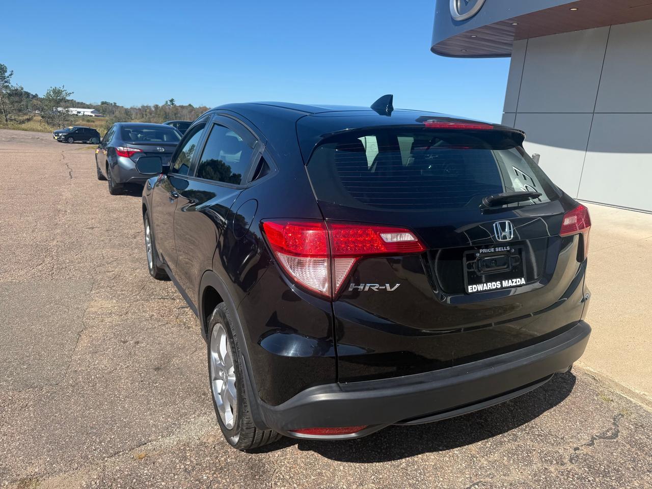 2018 Honda HR-V LX (M6) 4dr Front-Wheel Drive Photo