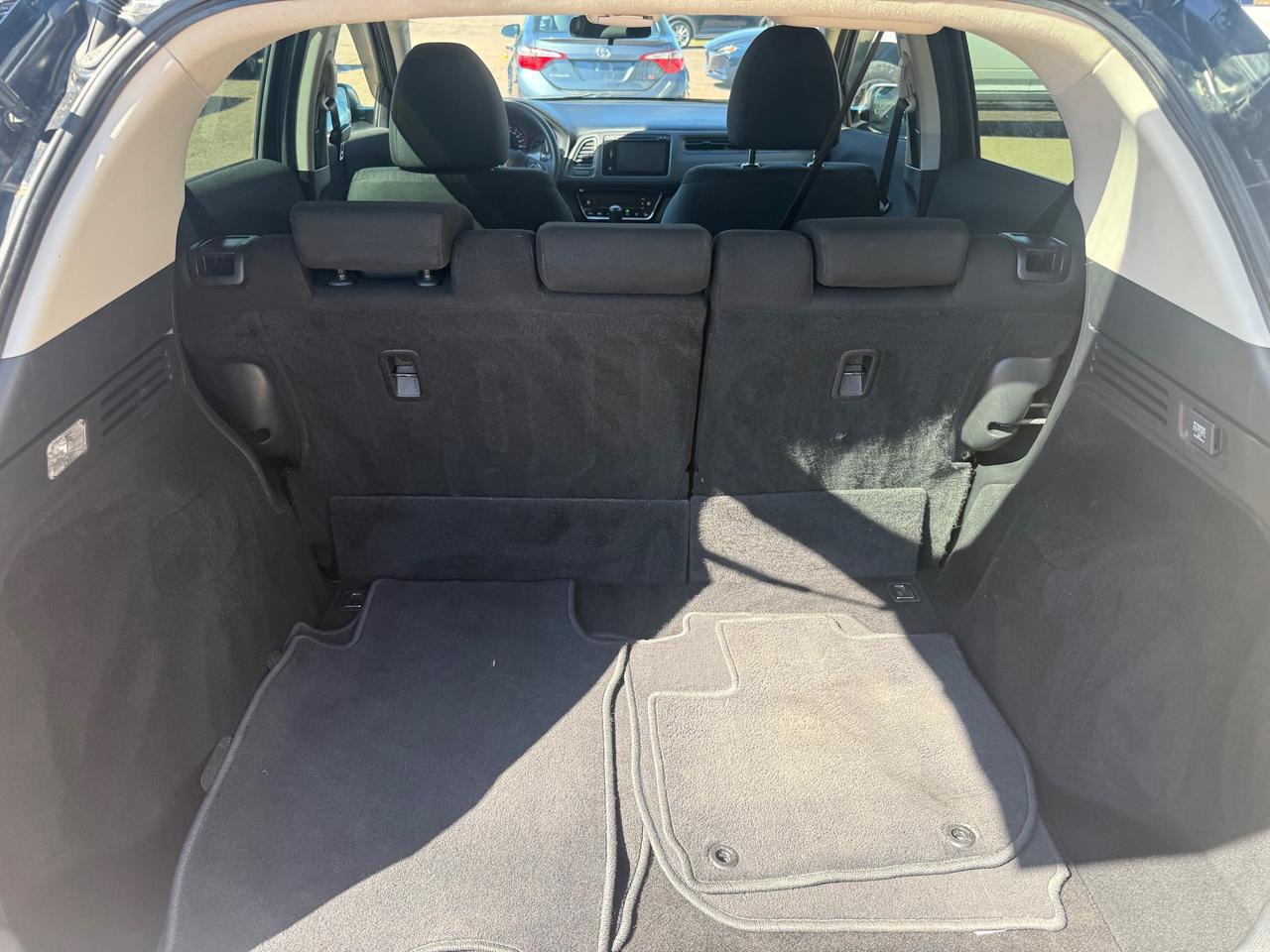 2018 Honda HR-V LX (M6) 4dr Front-Wheel Drive Photo
