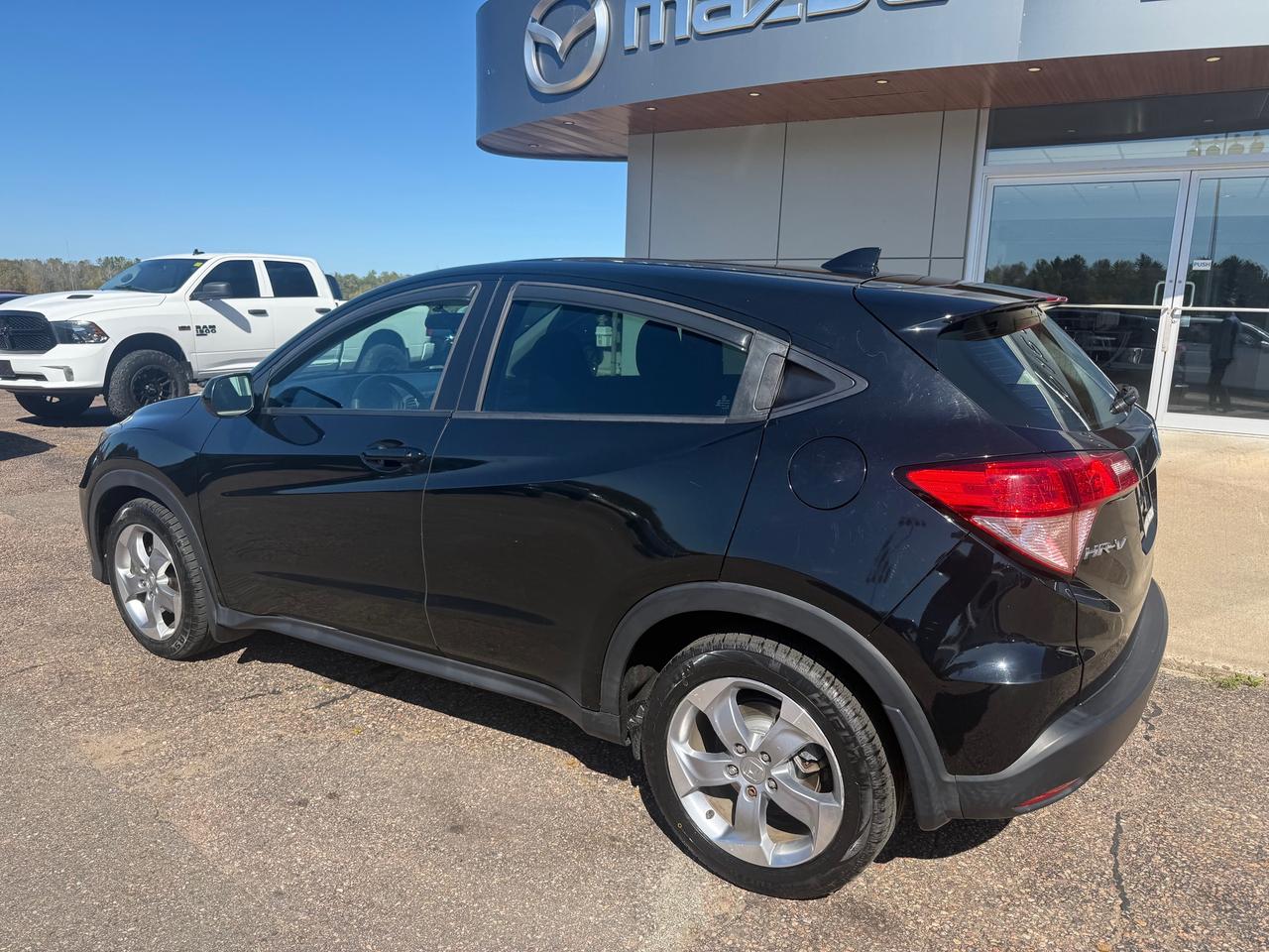 2018 Honda HR-V LX (M6) 4dr Front-Wheel Drive Photo
