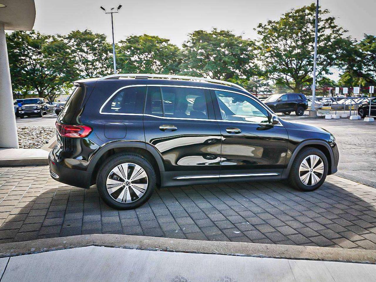 2024 Mercedes-Benz EQB  Photo
